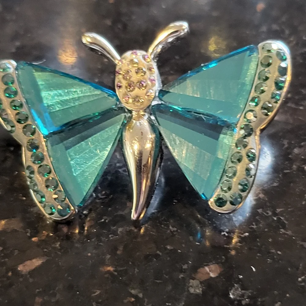 Atelier Swarovski approximately 8×